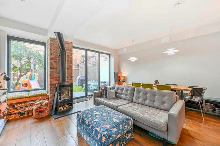 4 Bedroom Terraced House To Rent In Felix Avenue, Crouch End, N8