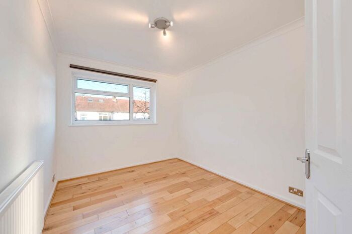 2 Bedroom Flat To Rent In Cambridge Road, London, W7