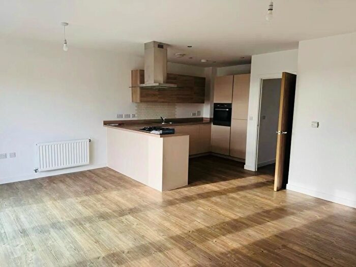 3 Bedroom Flat To Rent In Handley Page Road, Barking, IG11
