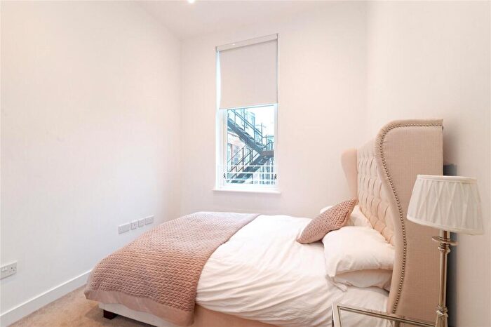 2 Bedroom Apartment To Rent In Lynedoch Terrace, Park, Glasgow, G3