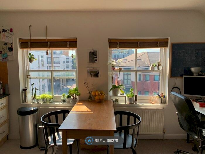 1 Bedroom Flat To Rent In Mare Street, London, E8