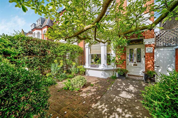 5 Bedroom Semi-Detached House For Sale In Beverley Road, Barnes, SW13