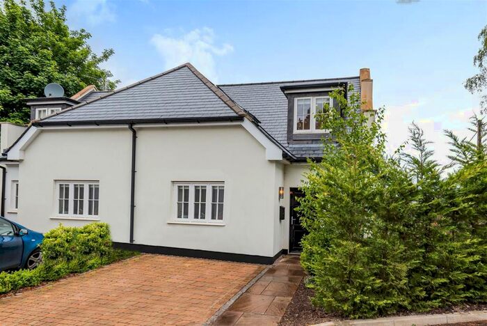 3 Bedroom House To Rent In Ranmore Common, Dorking, RH5