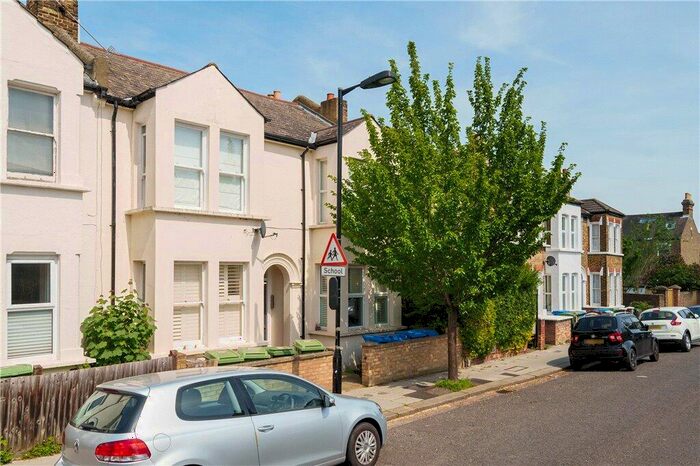 1 Bedroom Apartment For Sale In Goodrich Road, East Dulwich, London, SE22