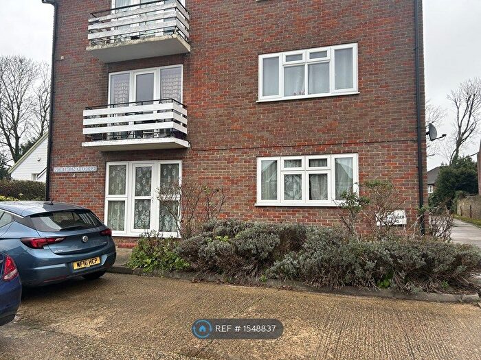 2 Bedroom Flat To Rent In Elm Park Road, Pinner, HA5