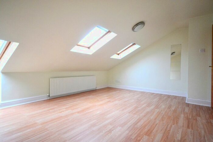 1 Bedroom Flat To Rent In Lower Addiscombe Road, Addiscombe, Croydon, CR0