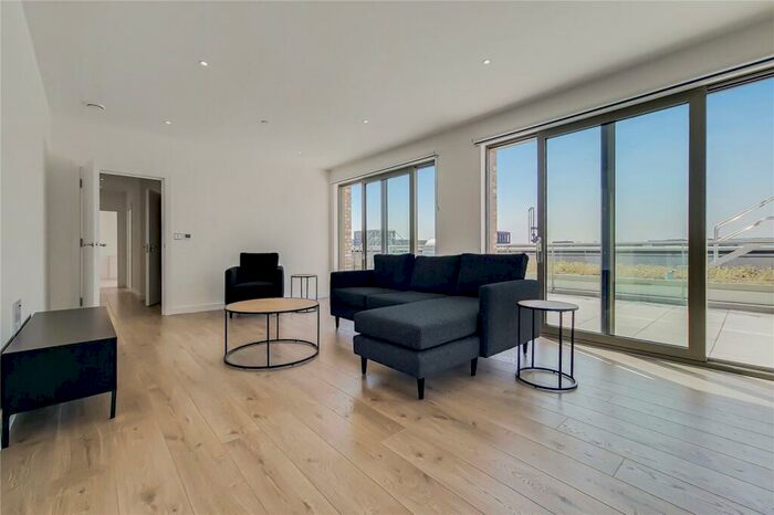 3 Bedroom Apartment To Rent In Atlantis Avenue, London, E16