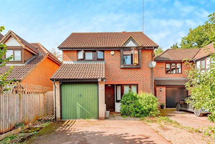 3 Bedroom Detached House For Sale In Oakside Lane, Horley, RH6