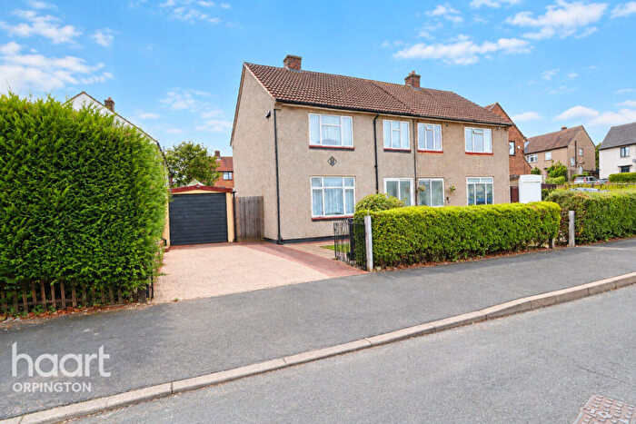 3 Bedroom Semi-Detached House For Sale In Clarendon Grove, Orpington, BR5