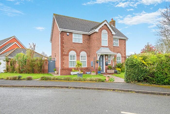 4 Bedroom Detached House For Sale In St. James Close, HR1