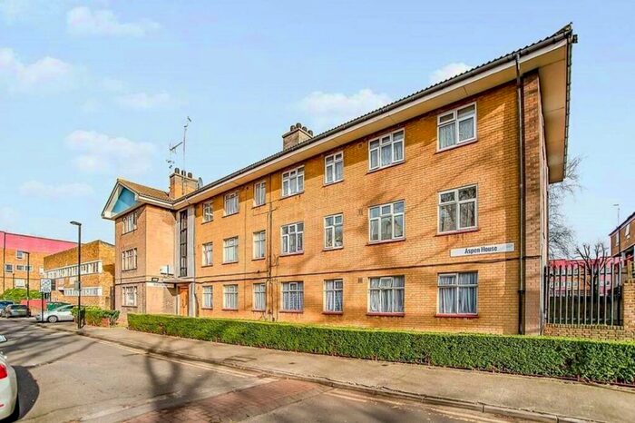 4 Bedroom Flat To Rent In Under Refurbisement Aspen House, SE15