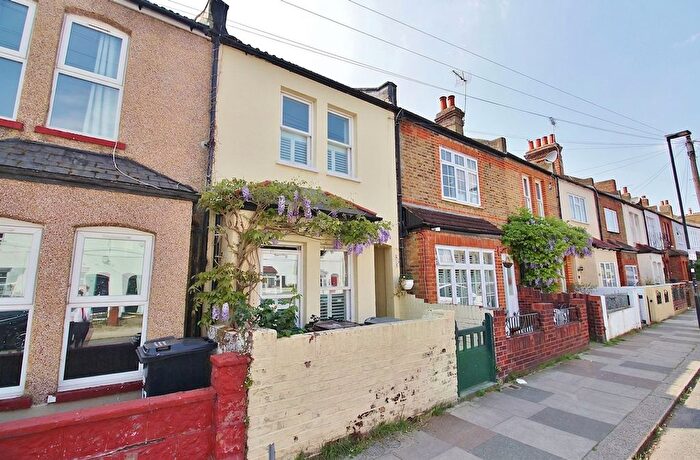 2 Bedroom Terraced House For Sale In Linkfield Road, Isleworth, TW7