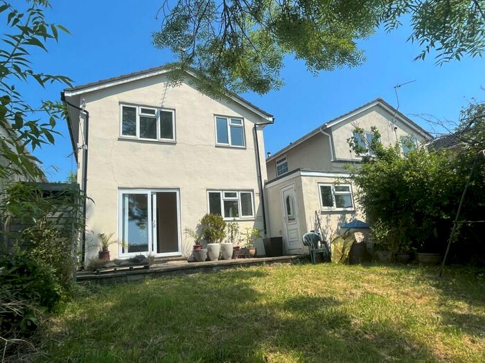 4 Bedroom House To Rent In St. Johns Close, Aberford, Leeds, LS25