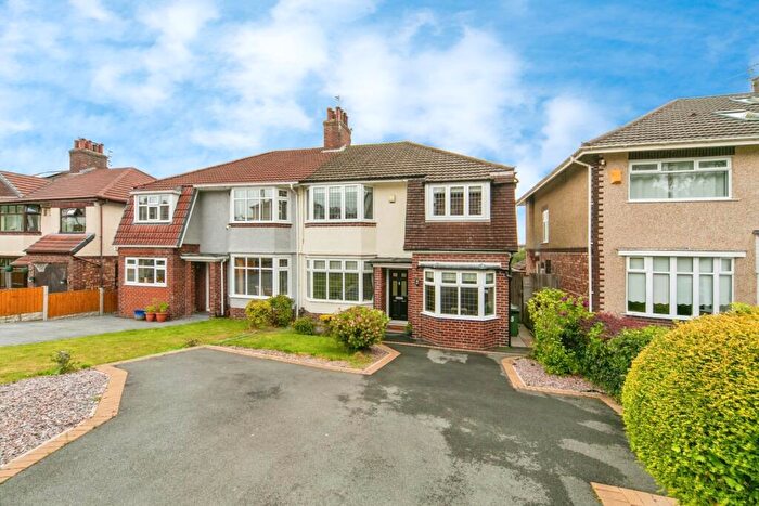 3 Bedroom Semi-Detached House For Sale In Lingdale Road, Claughton, CH43
