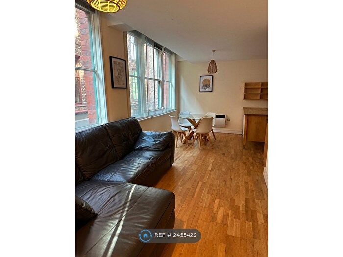 2 Bedroom Flat To Rent In Hilton Street, Manchester, M1