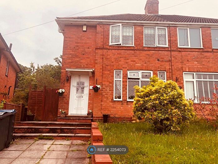 3 Bedroom Semi-Detached House To Rent In Harvington Road, Birmingham, B29