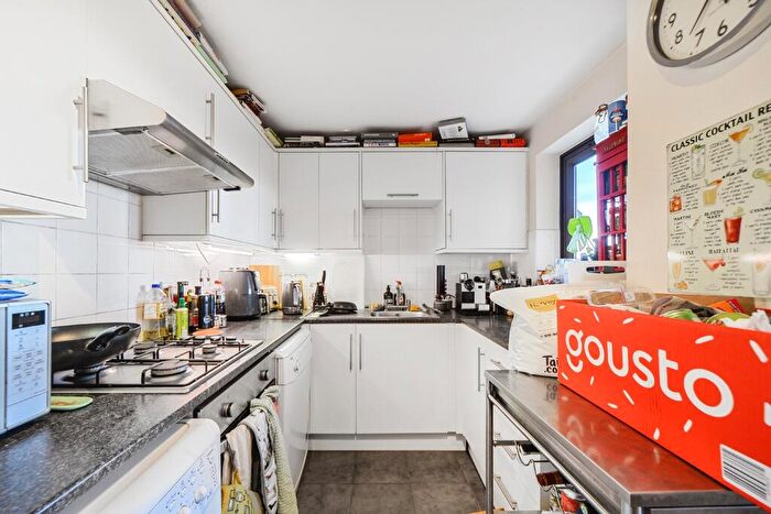 1 Bedroom Flat For Sale In Free Trade Wharf, Wapping, London, E1W