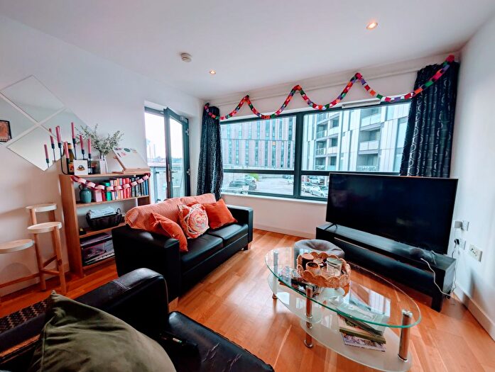 2 Bedroom Flat To Rent In The Quays, Salford, M50