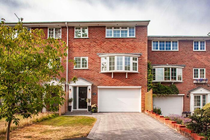 4 Bedroom Property For Sale In Clevemede, Goring On Thames, RG8