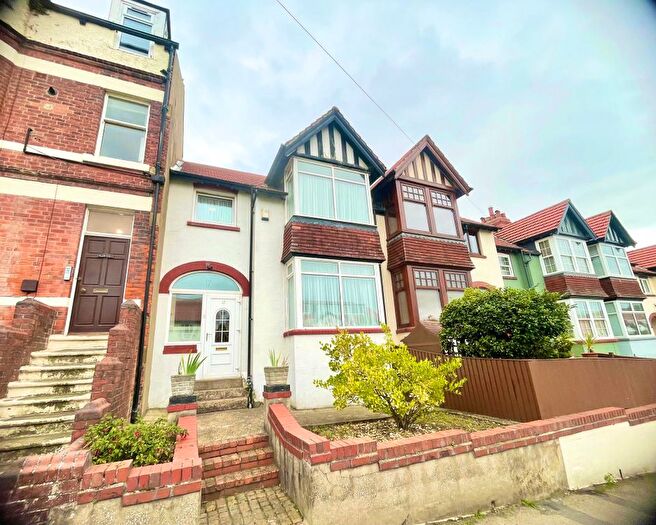 3 Bedroom Terraced House For Sale In Victoria Park Avenue, Scarborough, YO12