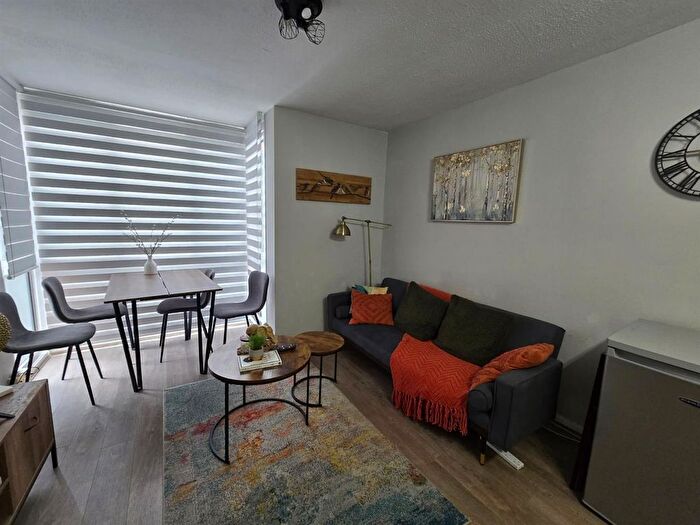 2 Bedroom Flat To Rent In St. Ann's Road, London, N15