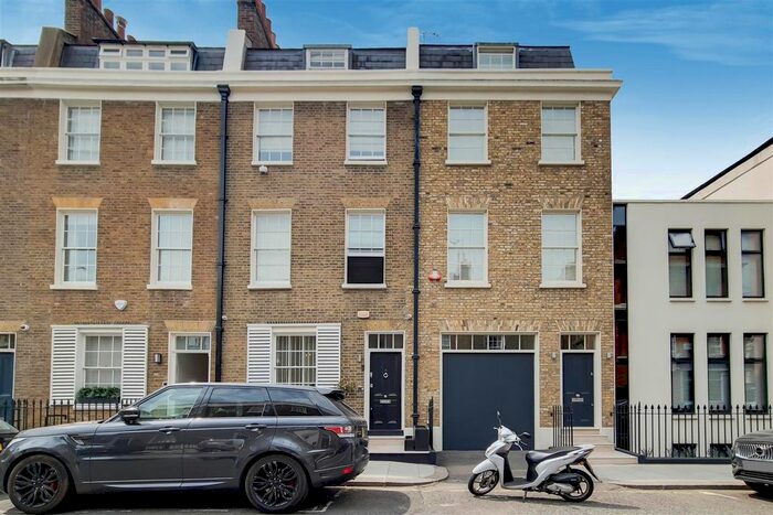 4 Bedroom Property To Rent In Bloomfield Terrace, London, SW1W