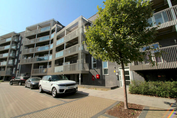 1 Bedroom Apartment To Rent In De Pass Gardens, Essex, IG11