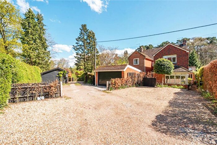 4 Bedroom Semi-Detached House For Sale In Old Compton Lane, Farnham, Surrey, GU9