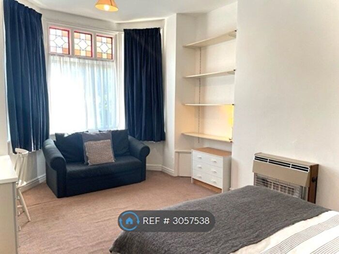 Studio To Rent In Egerton Road -, Manchester, M14