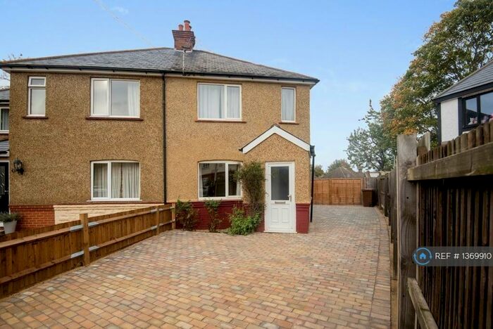 3 Bedroom Semi-Detached House To Rent In Underdown Avenue, Chatham, ME4