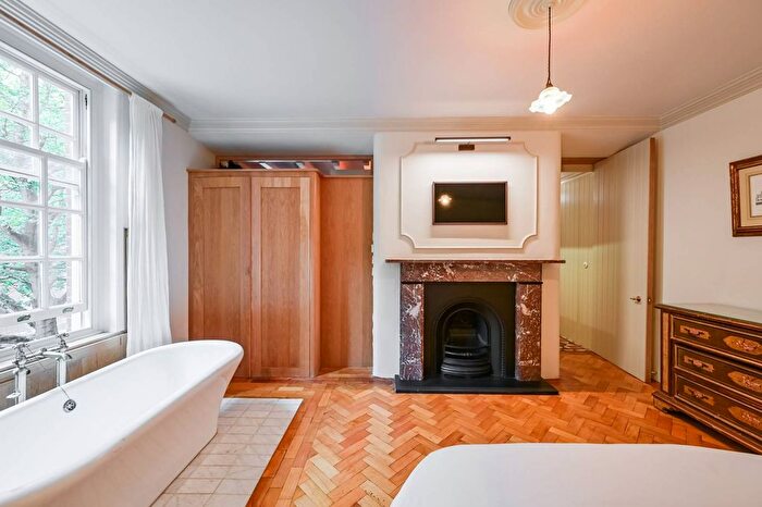 1 Bedroom Flat For Sale In Montclare Street, Shoreditch, London, E2
