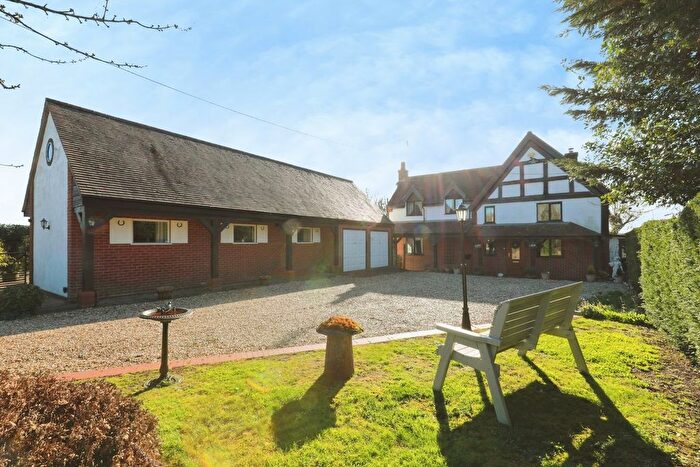 5 Bedroom Detached House For Sale In Astwood Lane, Astwood Bank, Redditch, B96