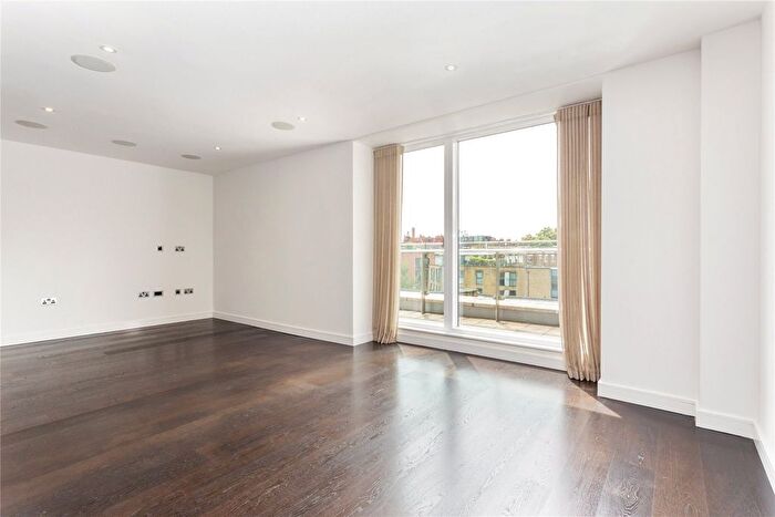 3 Bedroom Flat To Rent In Gatliff Road, Chelsea, SW1W