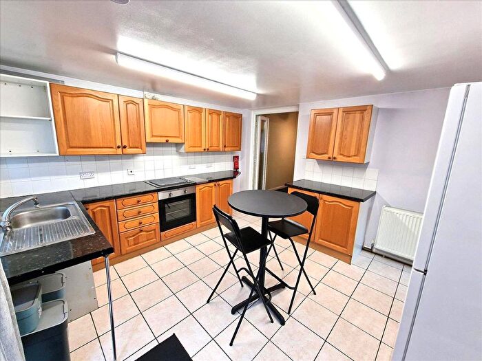 4 Bedroom End Of Terrace House To Rent In Knoyle Street, New Cross, London, SE14