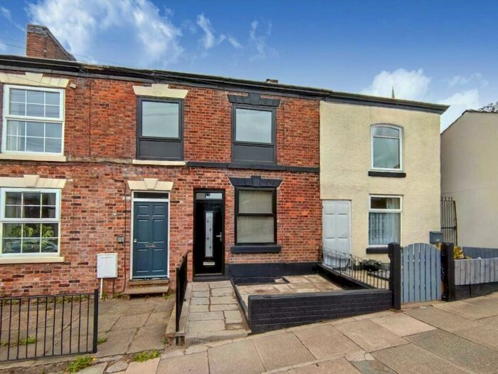 3 Bedroom Terraced House To Rent In Brook Street, Macclesfield, SK11