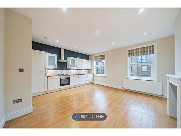 3 Bedroom Flat To Rent In Tooting High Street, London, SW17