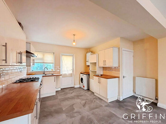 3 Bedroom Semi-Detached House To Rent In River View, Chadwell St Mary, RM16
