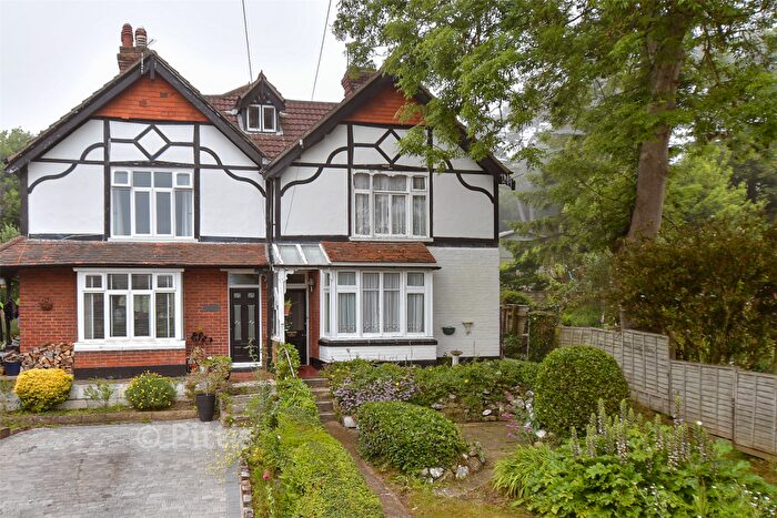 3 Bedroom Semi-Detached House For Sale In York Road, Totland Bay, Isle Of Wight, PO39