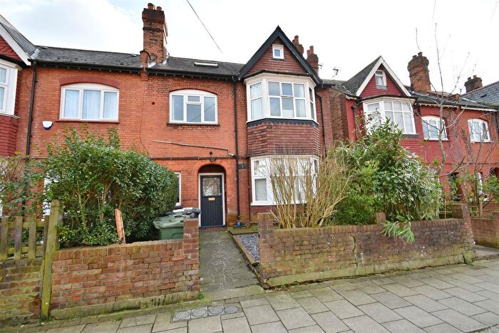 1 Bedroom Flat To Rent In Barrow Road, Streatham, SW16
