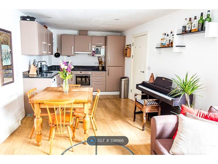 2 Bedroom Flat To Rent In Bermondsey Street, London, SE1
