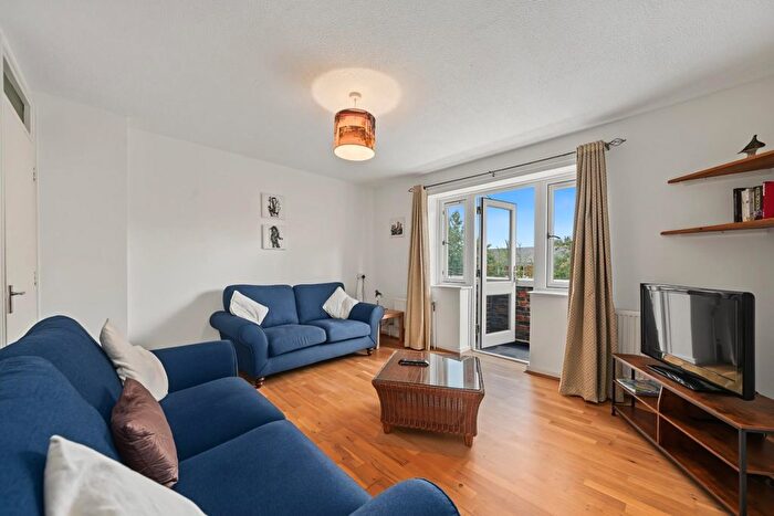 3 Bedroom Flat For Sale In Highbury Grange, N5