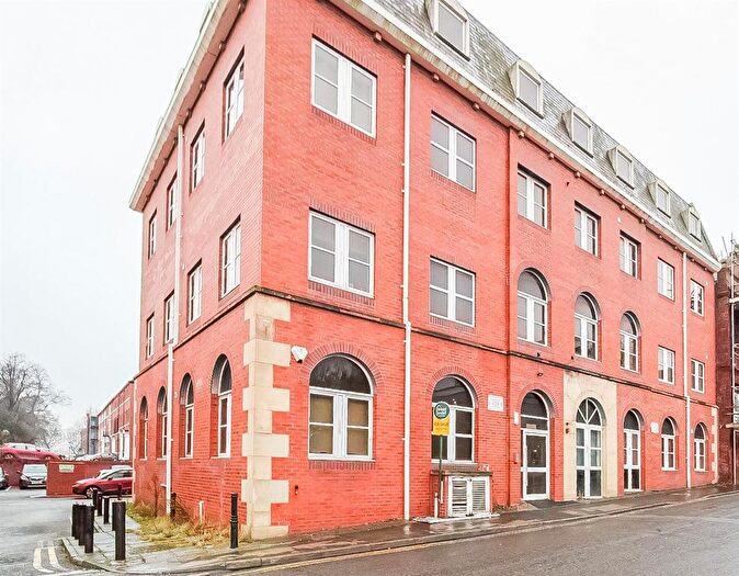 1 Bedroom Flat For Sale In Thornhill Street, Wakefield, WF1