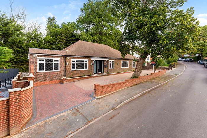 3 Bedroom Detached Bungalow For Sale In Fallowfield, Stanmore, HA7