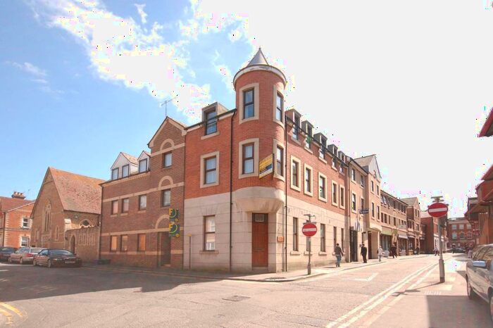 2 Bedroom Flat To Rent In Martyr Road, Guildford, GU1