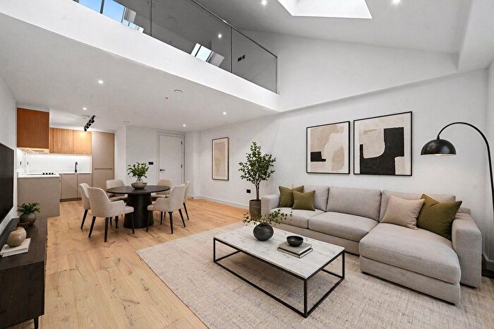 2 Bedroom Flat For Sale In The Threadworks, Hollybush Gardens, London, E2