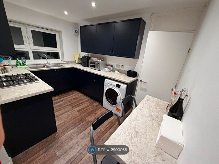 2 Bedroom Flat To Rent In Atkinson House, London, E13