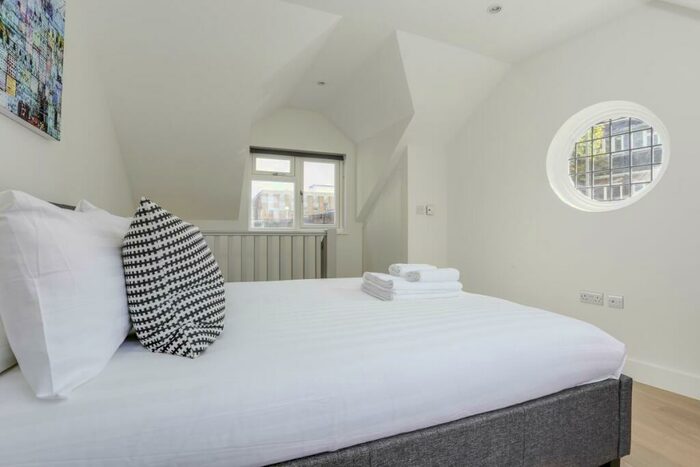 1 Bedroom Apartment To Rent In Finchley Road, Golders Green, NW11