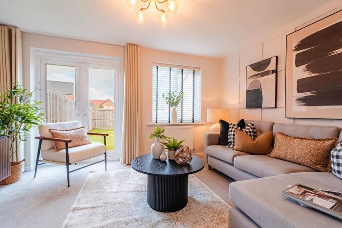 3 Bedroom Semi-Detached House For Sale In Swan Lane, Ollerton, NG22