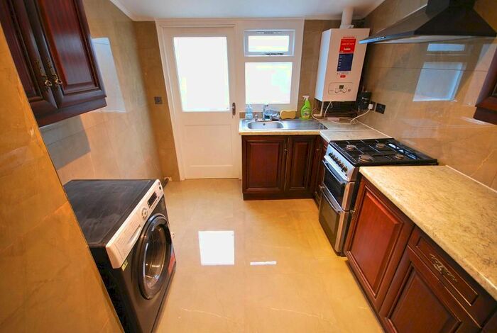 3 Bedroom Terraced House To Rent In Percy Road, London, N12