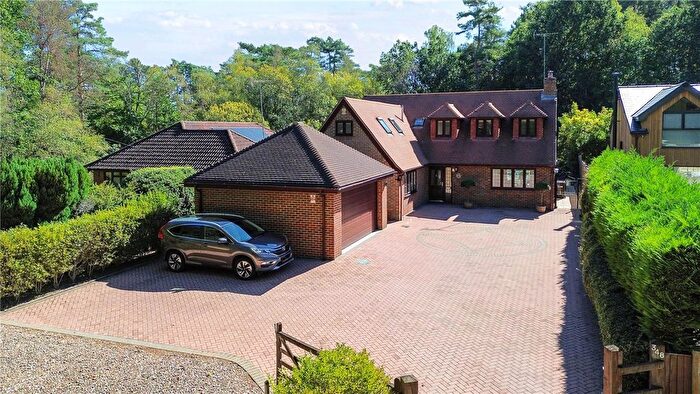 4 Bedroom Detached House For Sale In Nine Mile Ride, Finchampstead, Wokingham, Berkshire, RG40